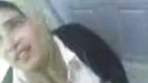 Remaja video lucah tudung menelan air mani lelaki tua