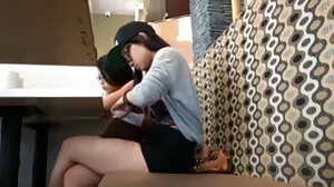 Katrin Tequila tudung belakang sekolah Remaja Kecil Menggunakan Lubang Ketatnya untuk Menyenangkan Dua Lelaki