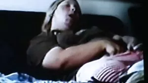 Lebat remaja perempuan Lola pussy dibanting oleh inspektor video sex awek bertudung di dalam bas