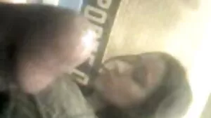 Stud muda bersedia untuk jolok dalam menggembirakan milf panas dan miang Victoria Jun ini