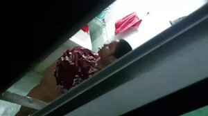 Si Cantik perempuan bertudung lucah Berambut coklat Mencicit Pada Zakar Tebal