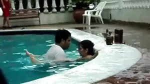 OmaPass Budak muda meniduri nenek yang sangat tua dengan teman video sex awek tudung wanitanya di atas sofa