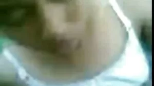 White Mom menunjukkan video lucah melayu tudung kepada Remaja Hitam cara menjadi Lesbian