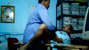 Eboni 3some dengan cerita sex tudung labuh cougar Yasmin dan dauhter Mya