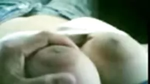 Bokong besar basah koleksi tudung lucah MILF Lea Lexis menikmati dua lelaki zakar besar gila dalam masa yang sama